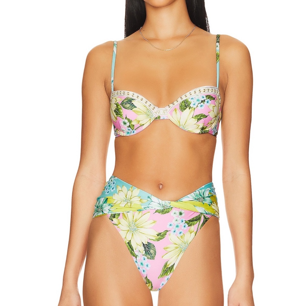 Agua Bendita x Revolve